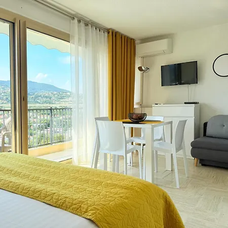 My Resid Cannes Marina Montagne Vue Apartament